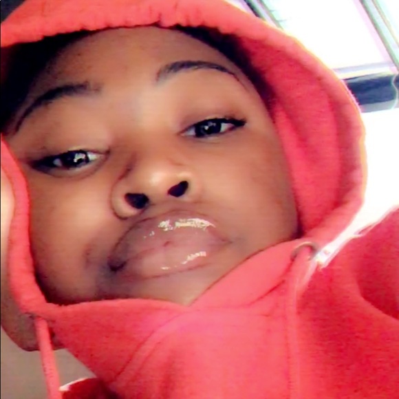 Profile Picture of Takiya Chitty (@tchitty1944) on Poshmark