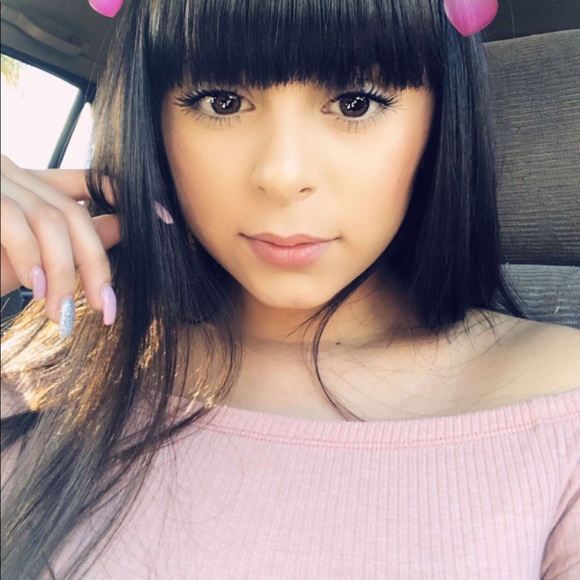 Profile Picture of Lizbeth Barrera (@xxliizz) on Poshmark