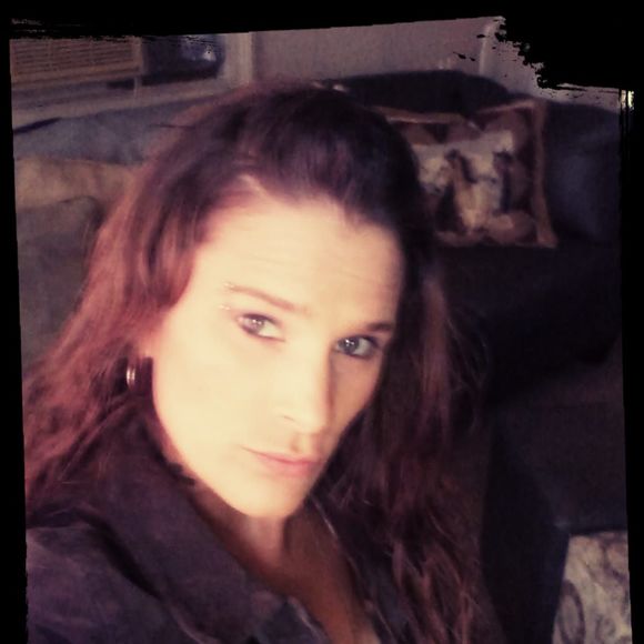 Profile Picture of Michelle Crutcher (@michellecrut832) on Poshmark