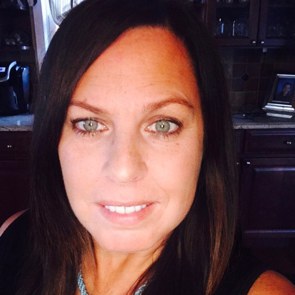 Profile Picture of Jill Capozzi (@jccapozzi) on Poshmark