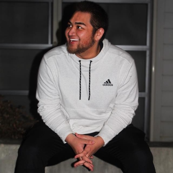 Profile Picture of Alexander Tran (@enderat) on Poshmark