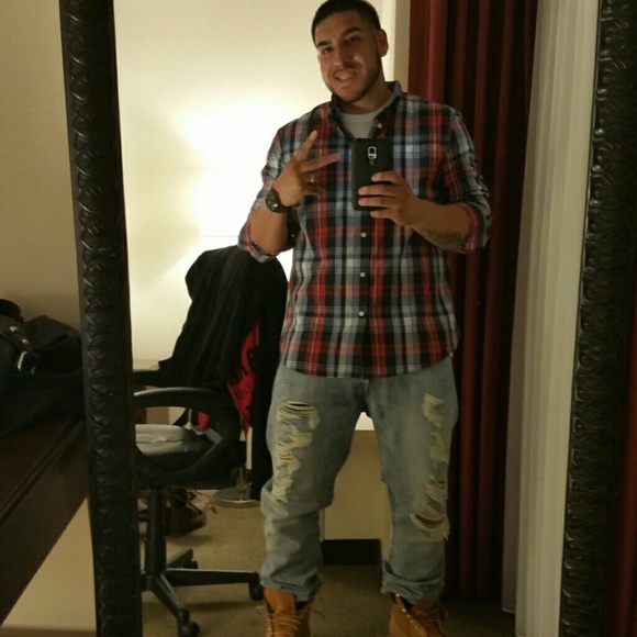 Profile Picture of Jose Colin (@boogster21) on Poshmark