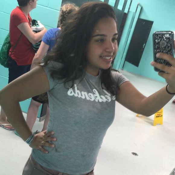 Profile Picture of Yesenia Cabrera (@yesenia_cab) on Poshmark