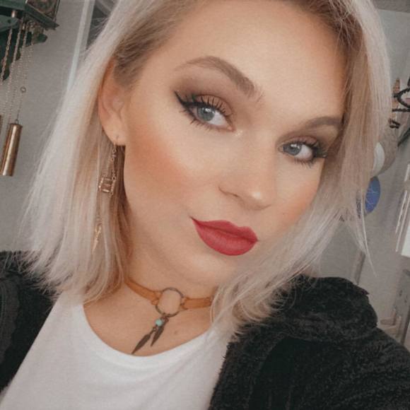 Profile Picture of Taylor Shackelford (@taytoshack94) on Poshmark