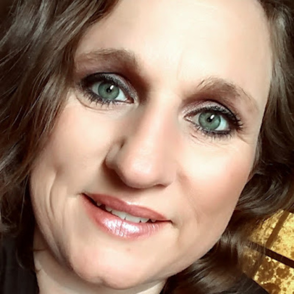 Profile Picture of Lisa Gable (@78lisagail) on Poshmark