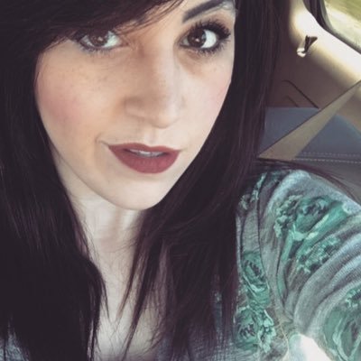 Profile Picture of Danielle Oglesbyon Twitter