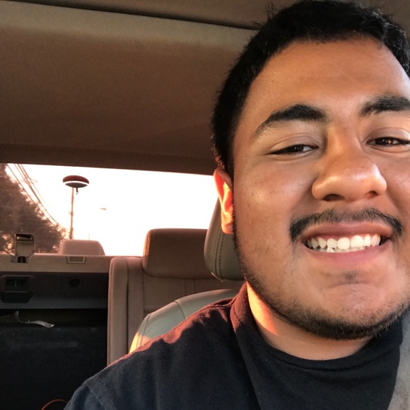 Profile Picture of Ivan Campos (@lvan214) on Poshmark