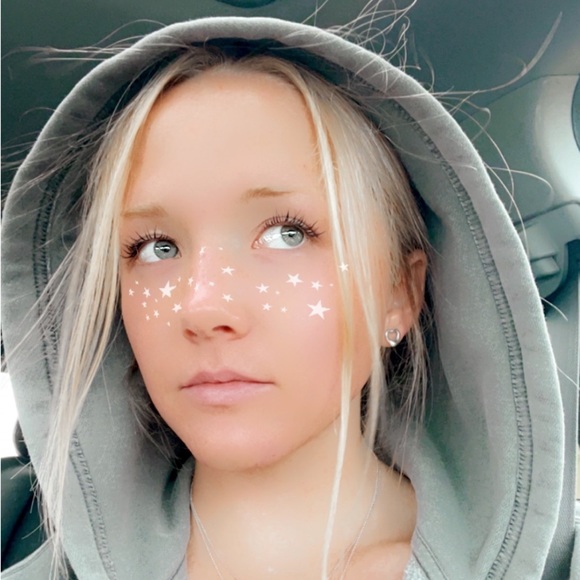Profile Picture of Rachel Dannhausen-brun (@rdbrun) on Poshmark