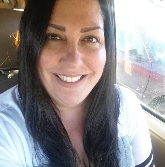 Profile Picture of Amber Gaborit (@ambergaborit) on Poshmark