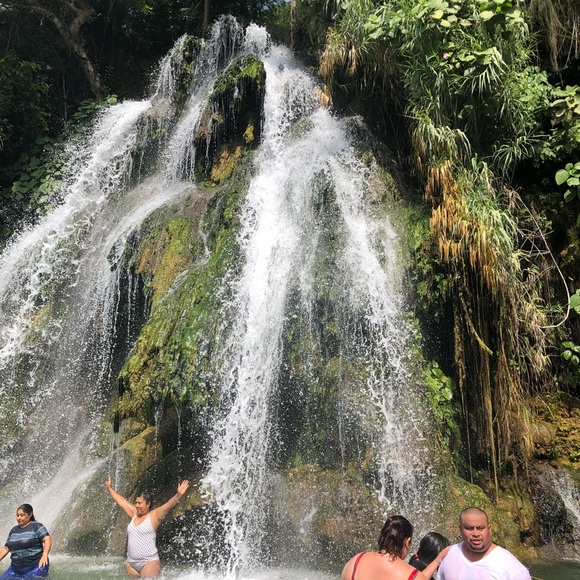 Profile Picture of Sonya Zamarron (@szama97) on Poshmark