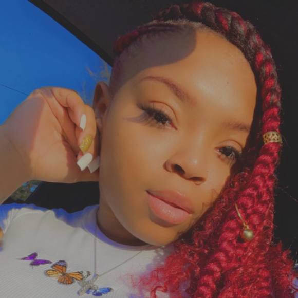 Profile Picture of Tamara Moore (@tamara114) on Poshmark