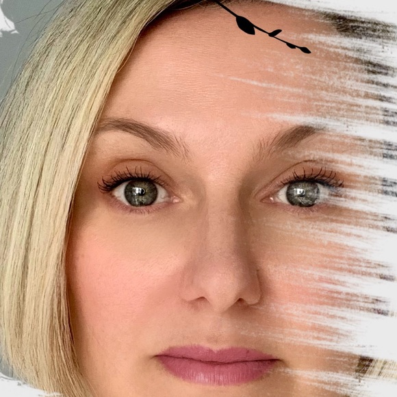 Profile Picture of Monika Boyd (@monika_boyd) on Poshmark