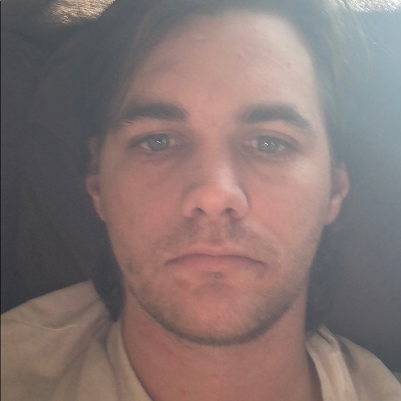 Michael Bryant - Poshmark Profile Picture of Michael Bryant (@schwierdo) on Poshmark