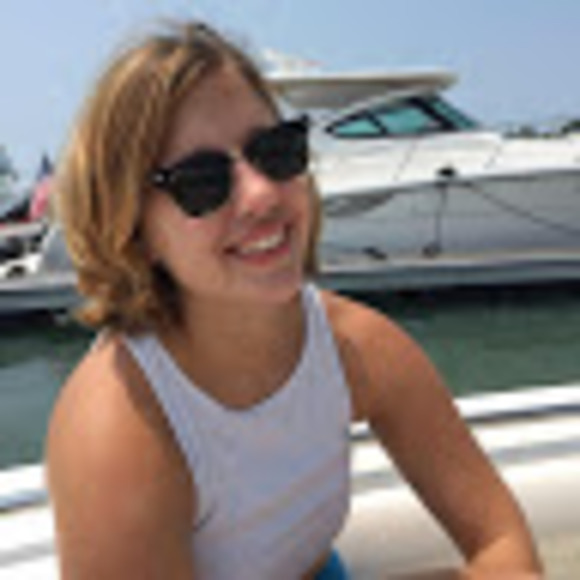 Profile Picture of Hannah Dubbe (@hdubbe) on Poshmark