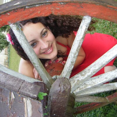Profile Picture of Ana Claudia (@AnaHilbert) on Twitter