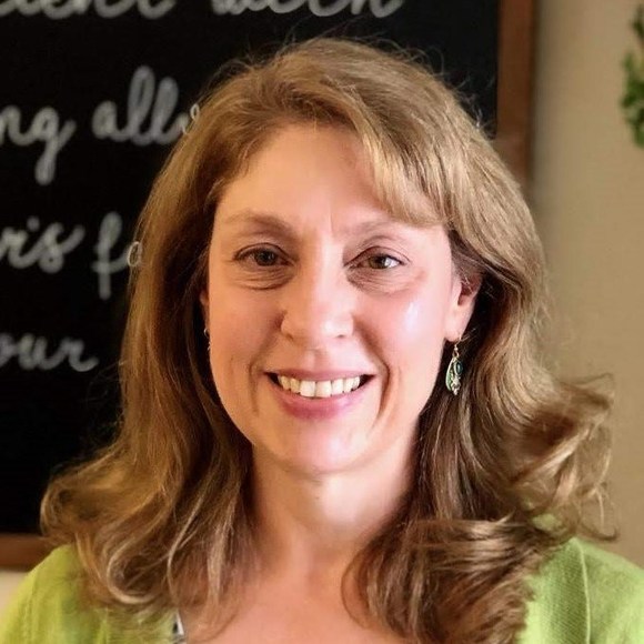 Profile Picture of Lisa Dailey (@lkdailey) on Poshmark