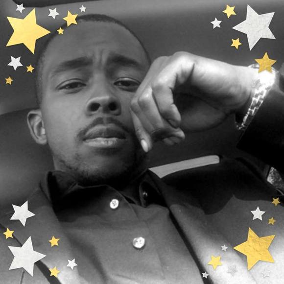 Profile Picture of Darius Thornton (@darealist7485) on Poshmark