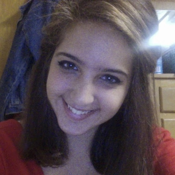 Wiam Diouri - Poshmark Profile Picture of Wiam Diouri (@wiamdiouri) on Poshmark