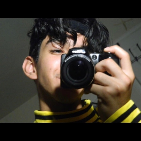 Profile Picture of Joe Corona (@yungbean0) on Poshmark