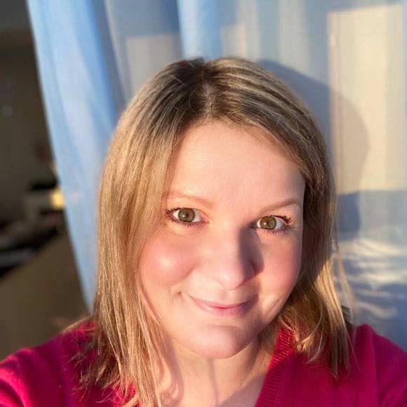 Profile Picture of Elena Kramarenko (@elenakramarenko) on Poshmark