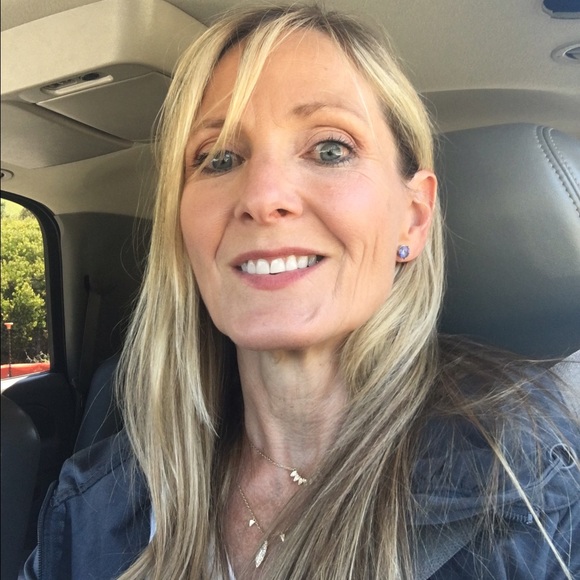 Profile Picture of Jill Watson (@jillywatson1) on Poshmark