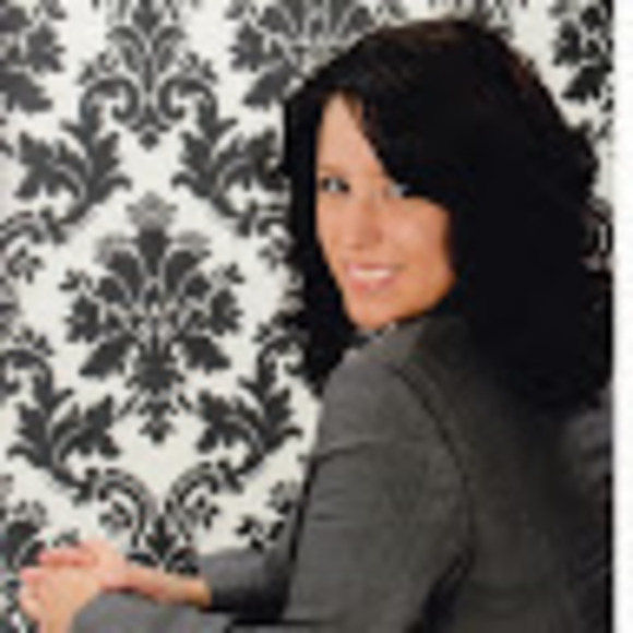 Profile Picture of Emily Harsen (@harsem01) on Poshmark