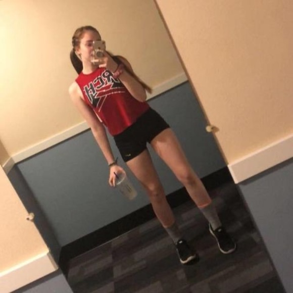 Profile Picture of Emily Littrell (@emilylittrel756) on Poshmark