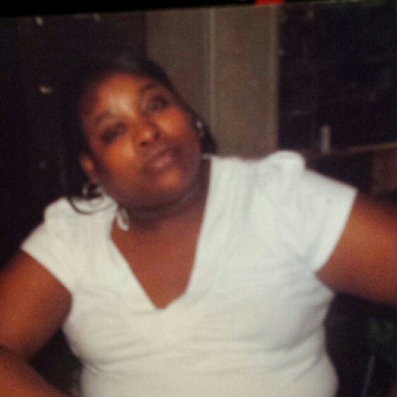 Profile Picture of Cora Coleman (@pookie4real) on Poshmark