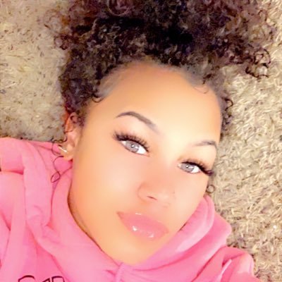 Profile Picture of Katelynn Jones (@KatalinaeJ) on Twitter