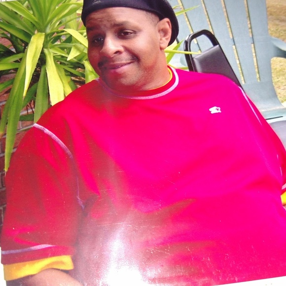 Profile Picture of Kevin Henry (@kh7243576) on Poshmark