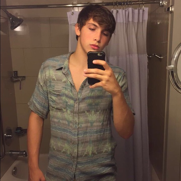 Profile Picture of Luke Townsend (@luke_towns) on Poshmark