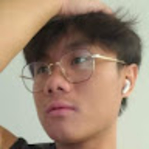 Profile Picture of David Huy (@davidhuy) on Poshmark