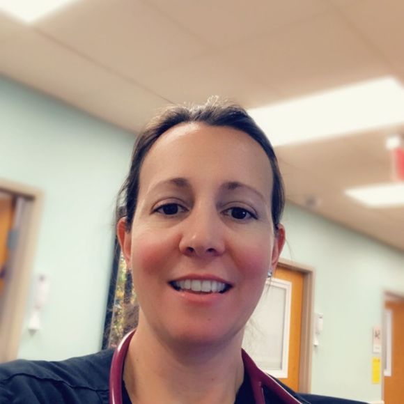 Profile Picture of Stephanie Wiginton (@stephwiginton) on Poshmark