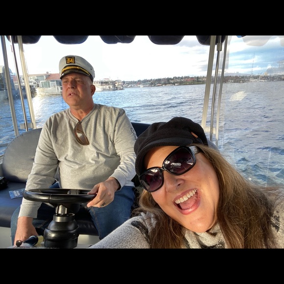 Profile Picture of Cheryl Wemyss (@cherylwemyss) on Poshmark