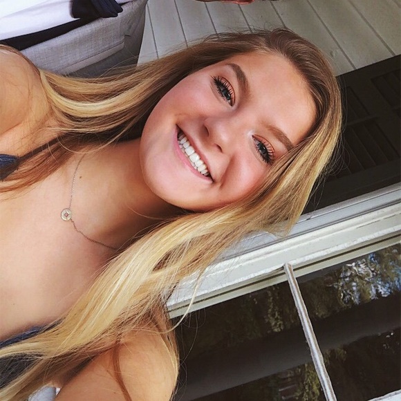 Profile Picture of Avery Leclear (@averyleclear) on Poshmark