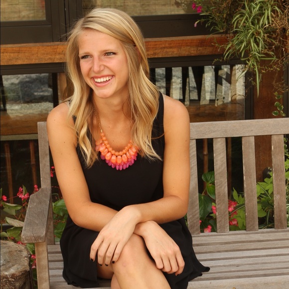 Profile Picture of Taylor Nettles (@tnettles) on Poshmark