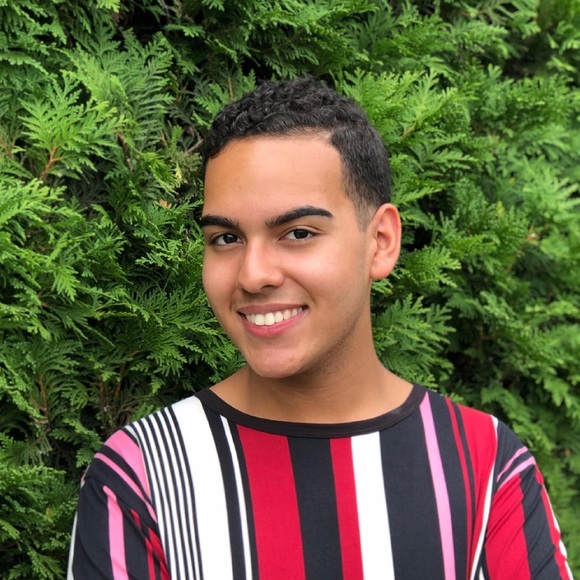 Profile Picture of Gianni Rivera (@giannirivera) on Poshmark