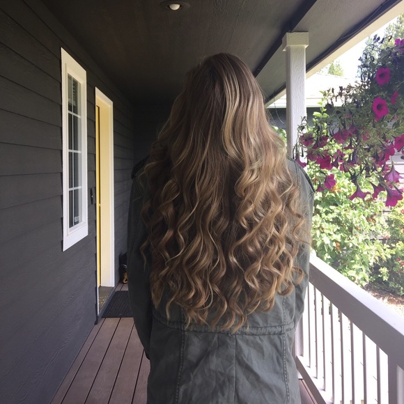 Profile Picture of Allie L (@laffeall000) on Poshmark