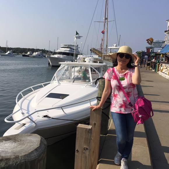 Profile Picture of Faye Chen (@564970486) on Poshmark