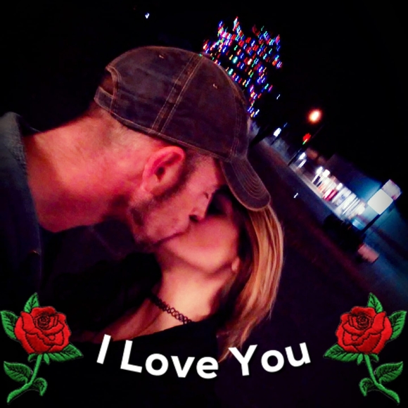 Profile Picture of Shiann Duebbe (@shiann_duebbe) on Poshmark