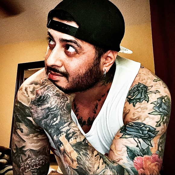 Profile Picture of Eric Abbott (@hellhound9) on Poshmark