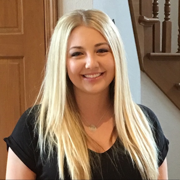 Profile Picture of Erin Schwamberger (@eschwam) on Poshmark