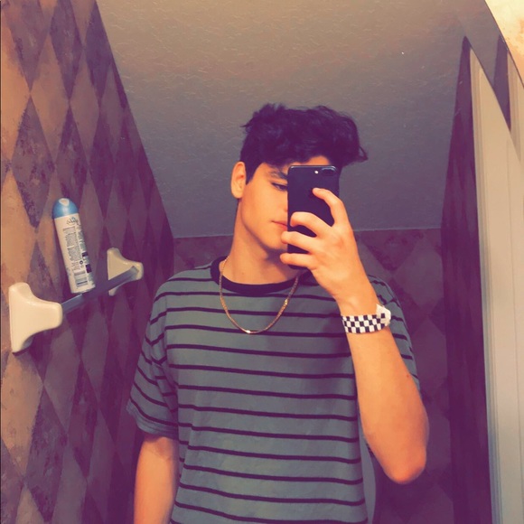 Profile Picture of Daniel Palacio (@danielpa0927) on Poshmark