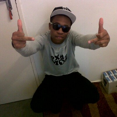 Profile Picture of Yellow Shade (@joshua_veloso) on Twitter