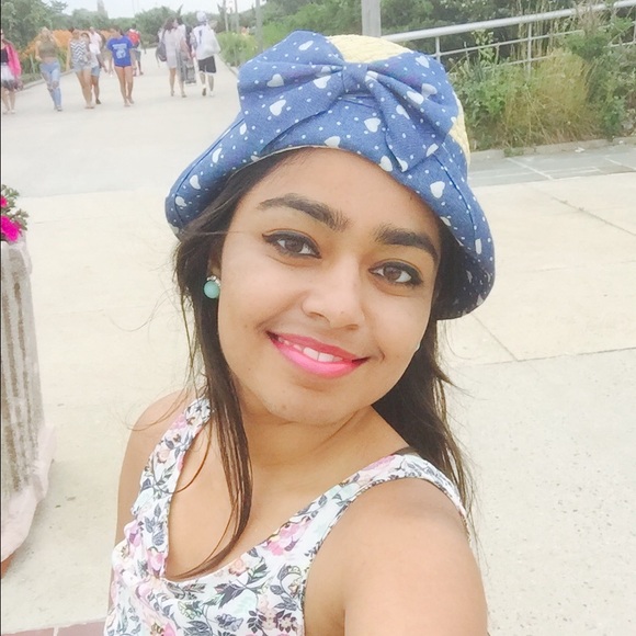 Profile Picture of Jinal Shah (@jinals) on Poshmark