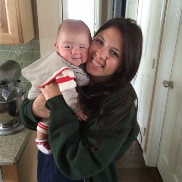 Profile Picture of Ang Scalesi (@ascalesi) on Poshmark