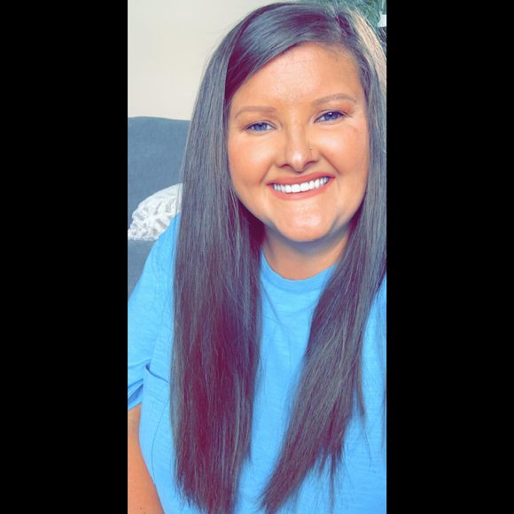 Profile Picture of Olivia Tudor (@oliviatudor1) on Poshmark