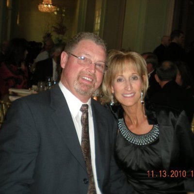 Profile Picture of Jennifer Roland (@unbeeweave123) on Twitter