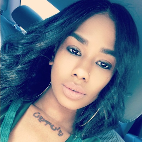 Profile Picture of Yaamin Lammin (@londonlovee) on Poshmark