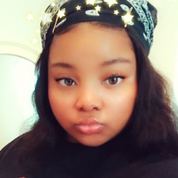 Profile Picture of Tori Harper (@torishop17) on Poshmark